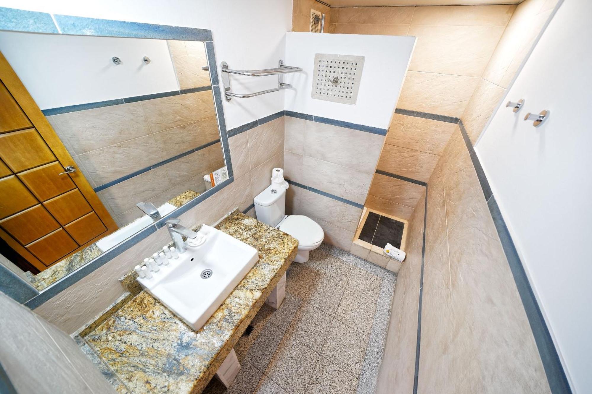 Superior One-Bedroom Apartment,1696621057:JPEG